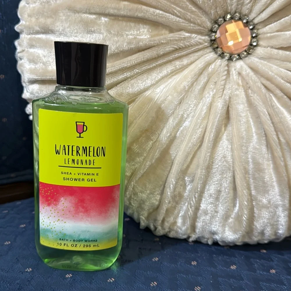 BATH & BODY WORKS SET. . . WATERMELON LEMONADE SCENT - Picture 5 of 6